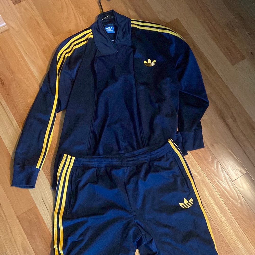 Adidas tracksuit size XL